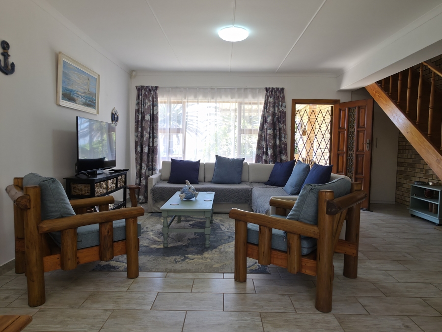 4 Bedroom Property for Sale in Wavecrest Eastern Cape